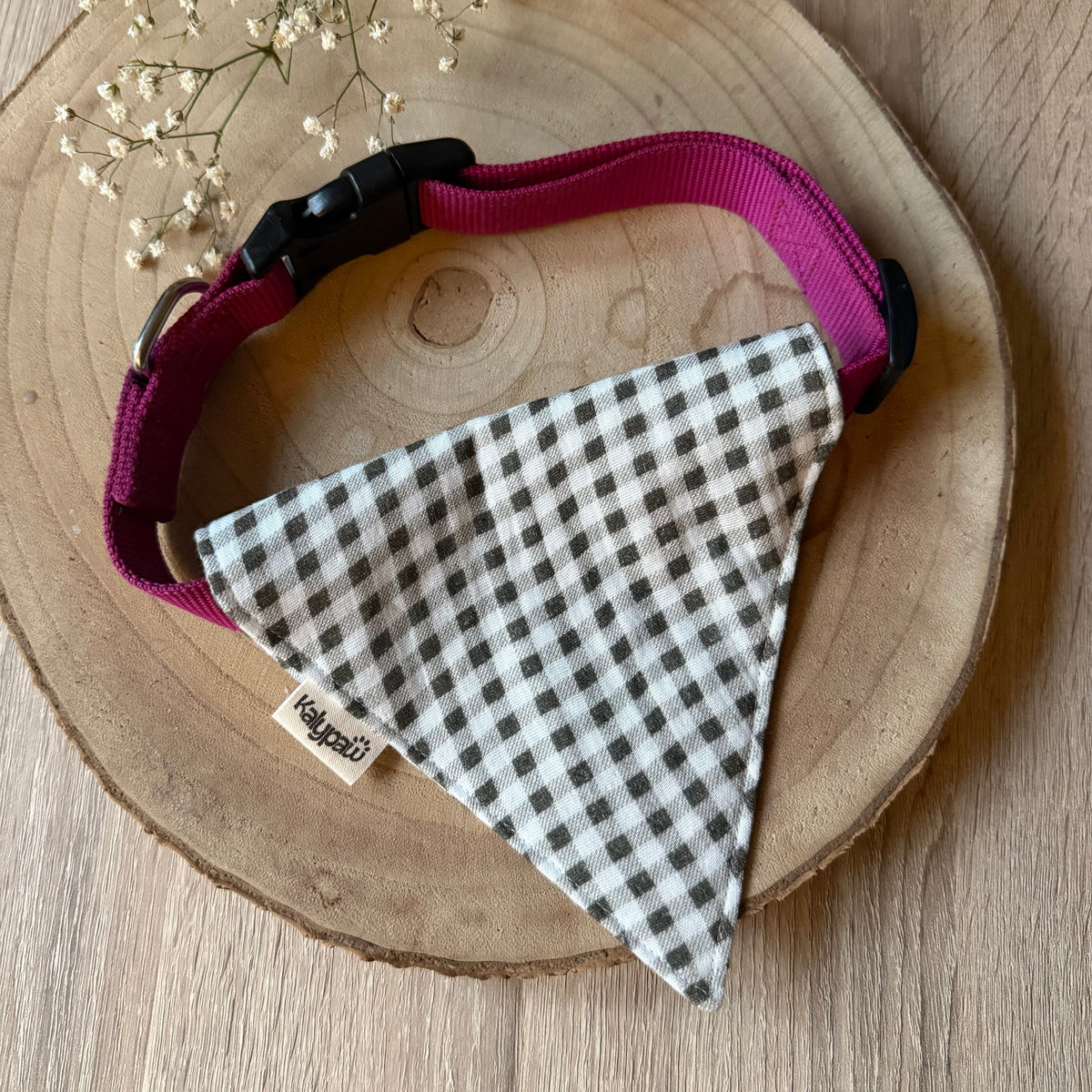Bandana chien vichy vert porté