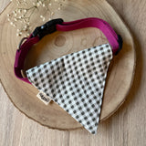 Bandana chien vichy vert porté