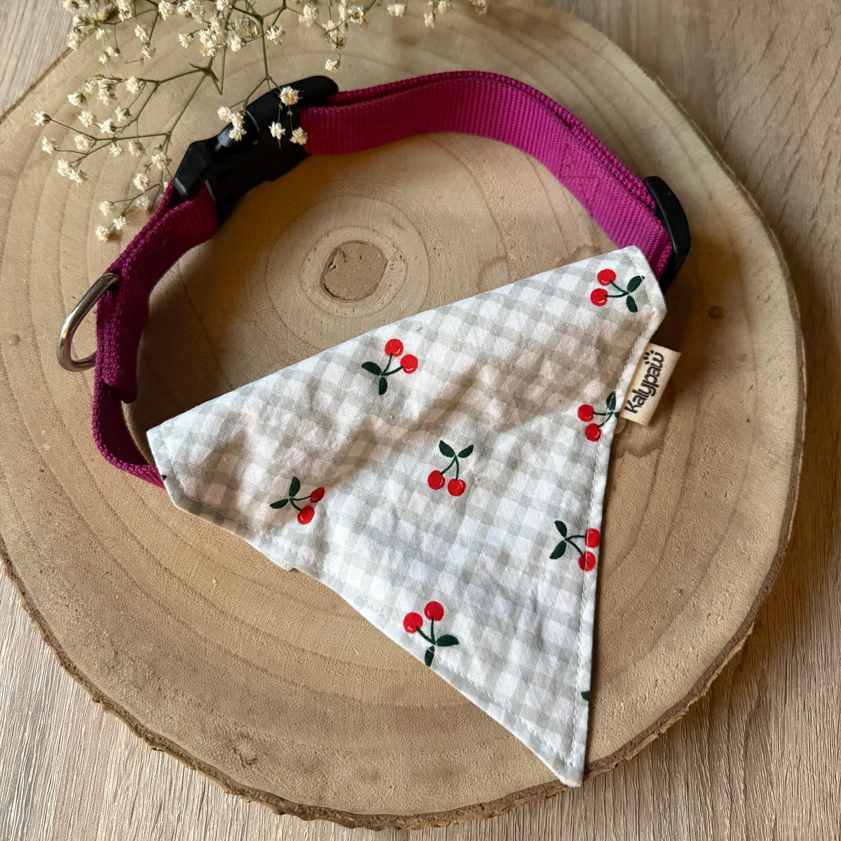 Bandana vichy cerises porté